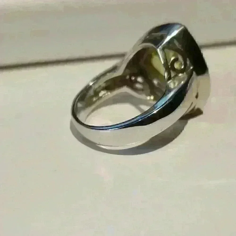 Fashion jewelry ring with cz peridot stone sz 7 - Picture 3 of 3